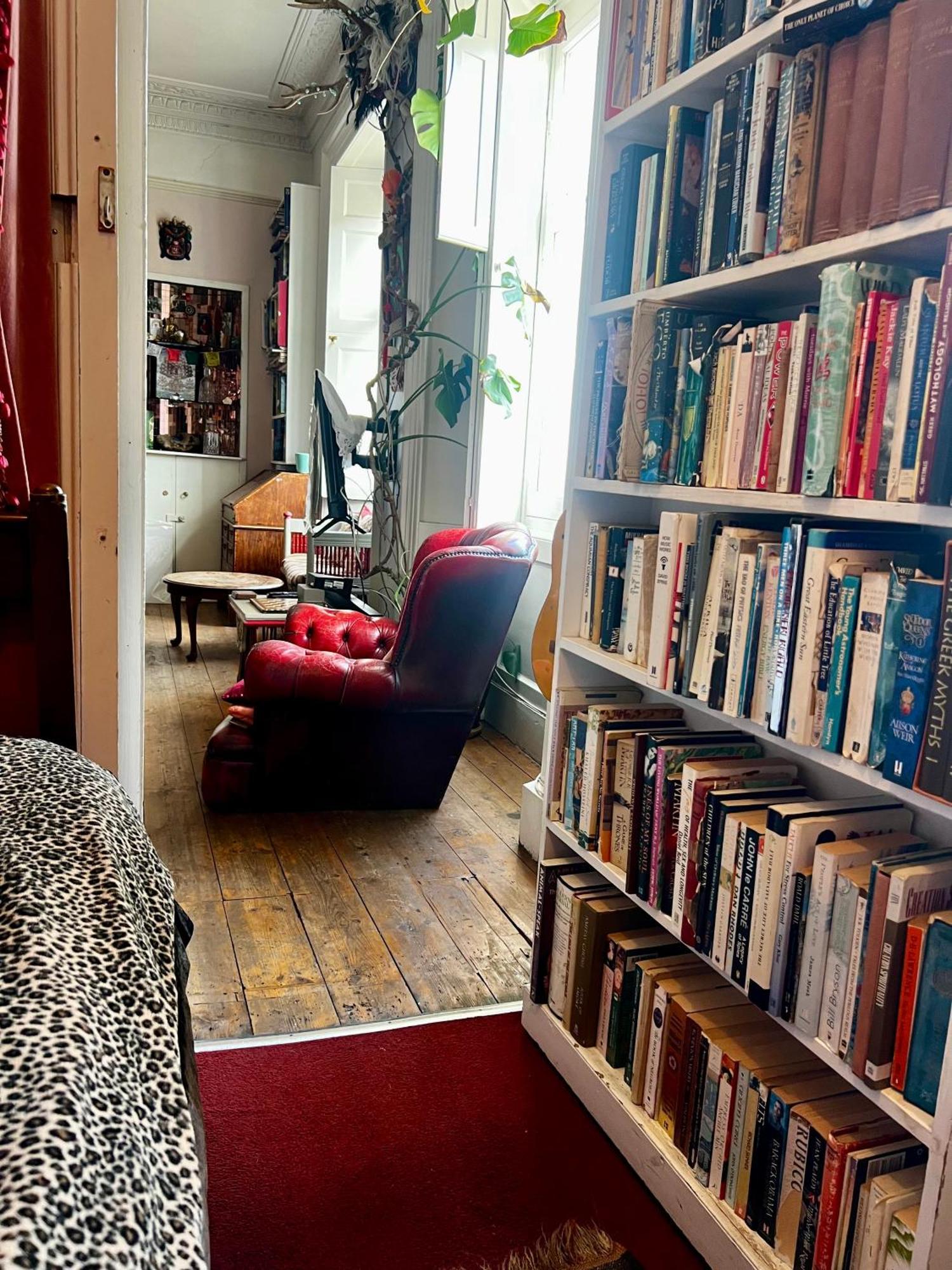 Central Apartment With Parking, Original Art And Antiques Edinburgh Ngoại thất bức ảnh
